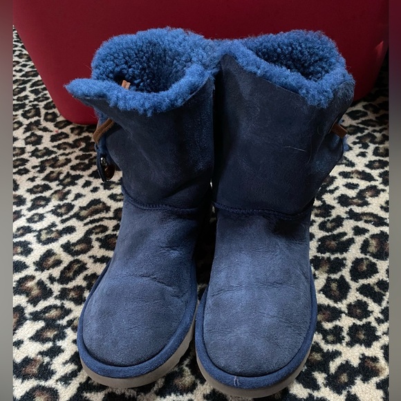 UGG Maia leather drawstring short classic boots - Picture 3 of 5